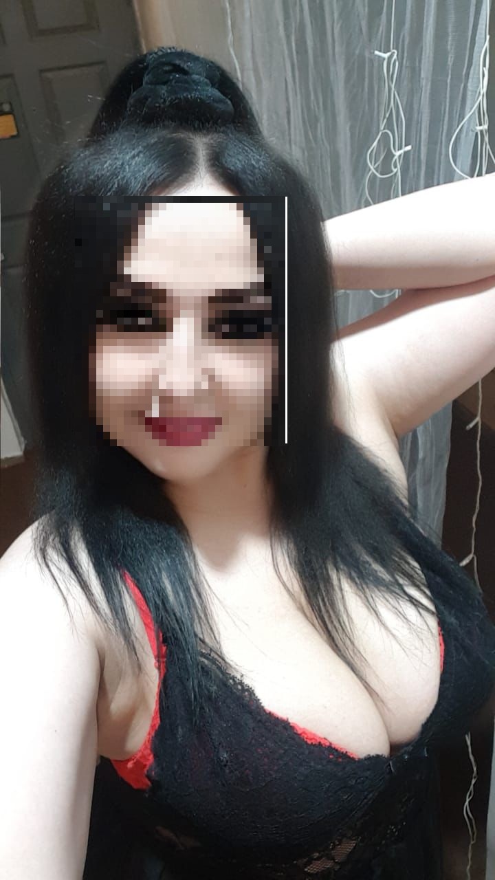 Canadian escort in Delhi NCR - Premium foreign companion services